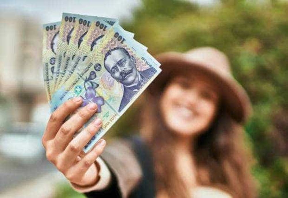 TĂIEREA BURSELOR ÎI POATE FACE PE UNII STUDENȚI „SĂ RENUNȚE LA STUDII”