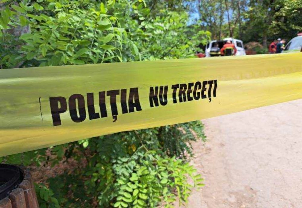 TRAGEDIE ÎN OLT: O FEMEIE DE 54 DE ANI, UCISĂ DE PROPRIUL FIU ÎN SOLARUL DIN CURTEA CASEI