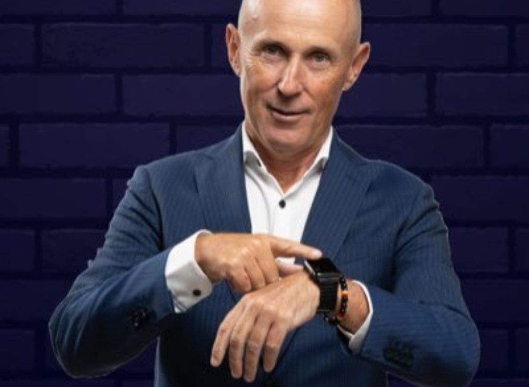 MUGUR MIHĂESCU, DEPUTAT AUR DE OLT, REACȚIONEAZĂ DUR DUPĂ ADOPTAREA LEGII PRIVIND „DISCURSUL INSTIGATOR LA URĂ”: „HAI LA CANAL CU TOȚI CEI CARE AU OPINII ANTI-SISTEM!”