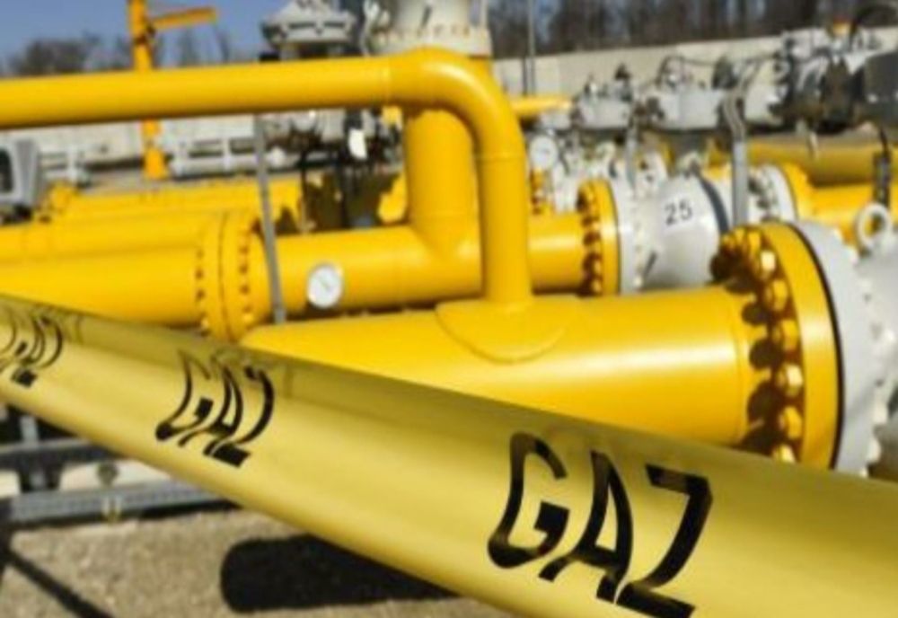 ȚEAVĂ DE GAZE FISURATĂ ÎN SLATINA, ÎN TIMPUL UNOR LUCRĂRI LA REȚEAUA DE APĂ 