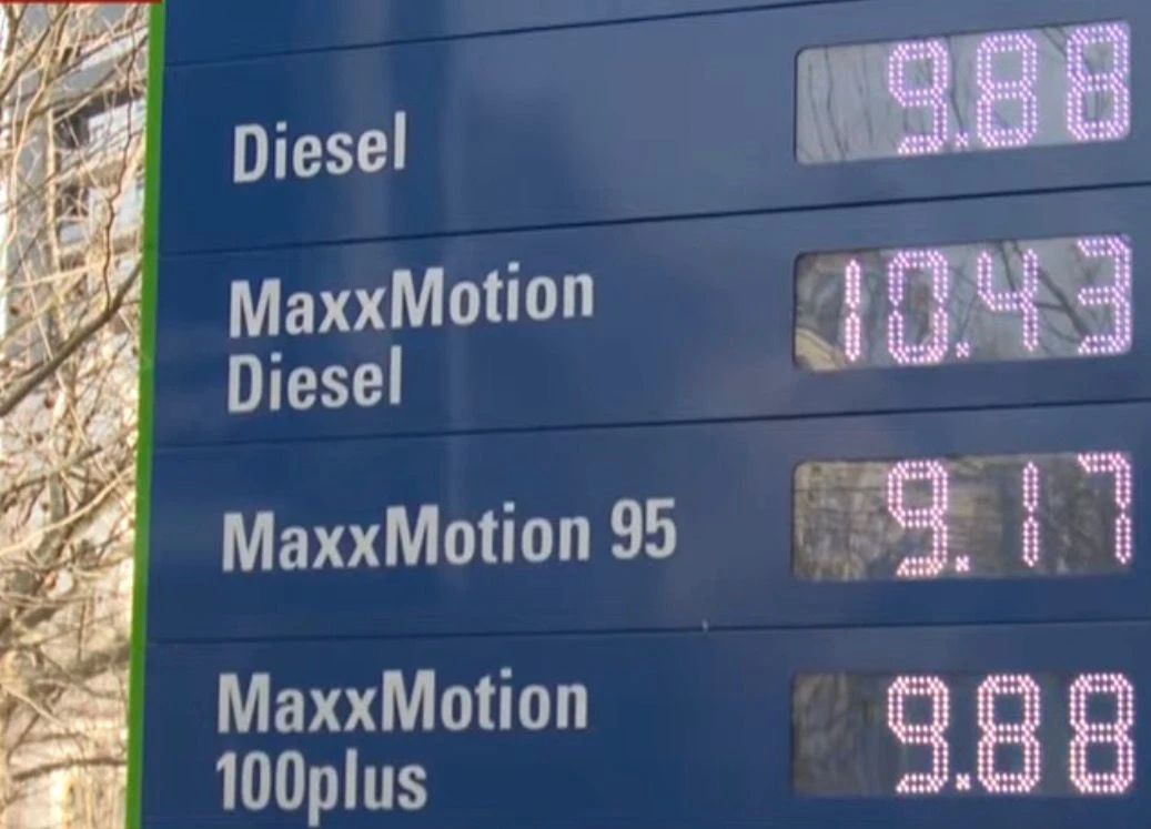 Prețurile la pompă continuă să crească: motorina a depășit 11 lei pe litru. 18 scumpiri consecutive în mai puțin de o lună