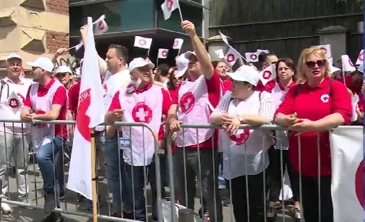 Luni, grevă Sanitas: urgențele, singurele servicii asigurate