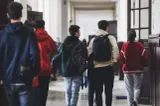 Școlile ar putea primi autonomie decizională. Directorii pierd șefia Consiliului de Administrație