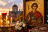 Sărbătoarea zilei, 26 octombrie: Sfântul Mare Mucenic Dimitrie, Izvorâtorul de Mir. Cruce roșie în calendar