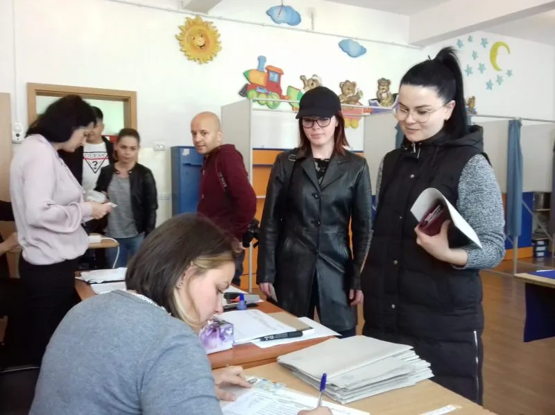 tineri la vot