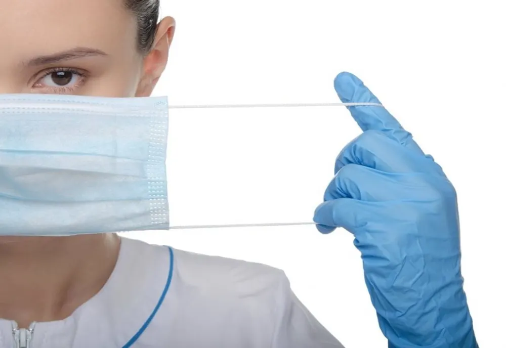Autorităţile din Slatina reiau distribuirea de măşti şi mănuşi de protecţie
