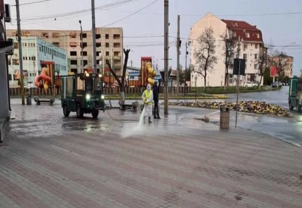 Dezinfecţie generală, la Slatina. Autorităţile au reluat acţiunile împotriva coronavirusului