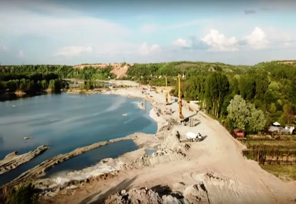 VIDEO SPECTACULOS. Drumul Expres Craiova-Piteşti, văzut de sus