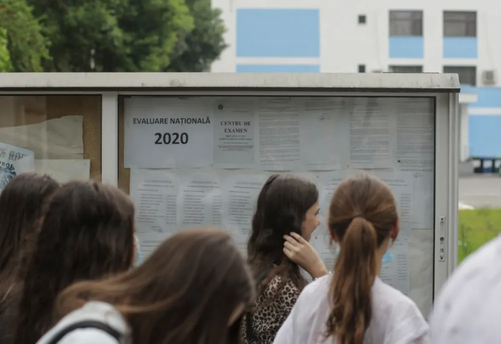 Sute de elevi din Olt, nemulţumiţi de nota de la Evaluarea Naţională. Au depus contestaţii