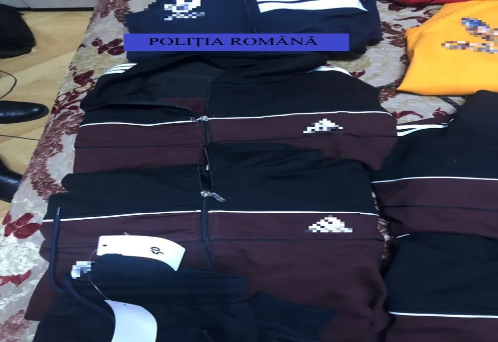 Poliţiştii din Olt, percheziţii la persoane care fac comerţ cu produse contrafăcute