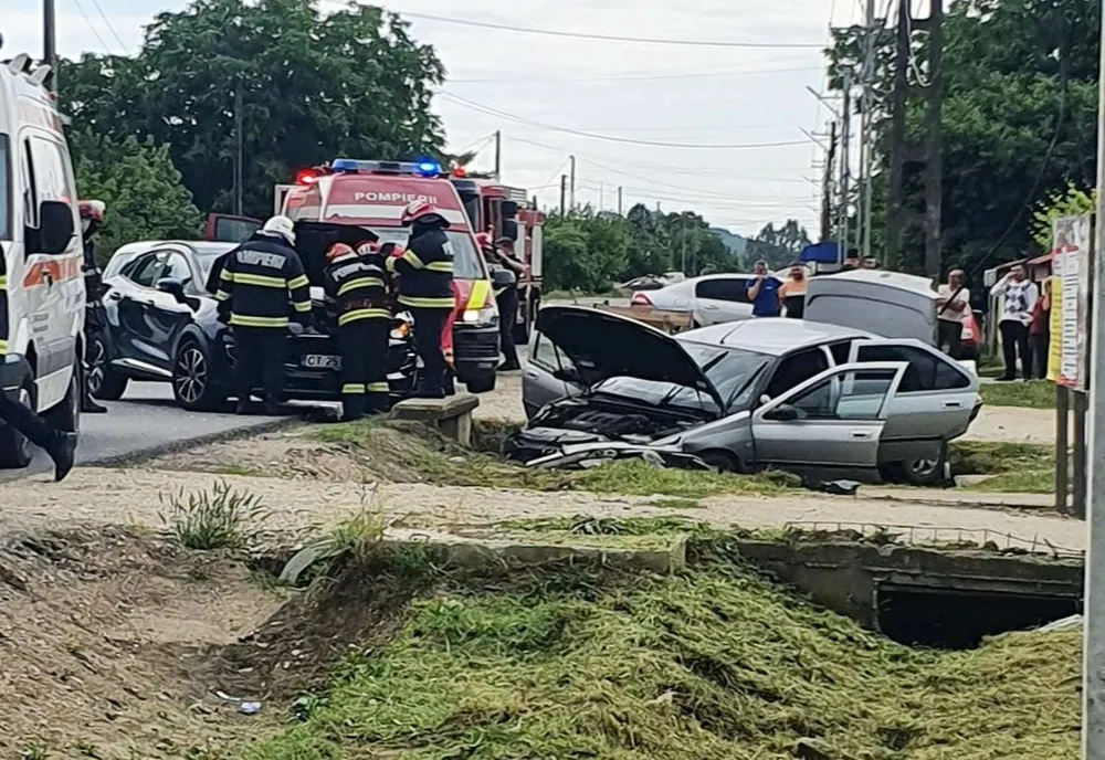 Grav accident într-o comună din Olt. Mai multe persoane rănite, printre care un copil