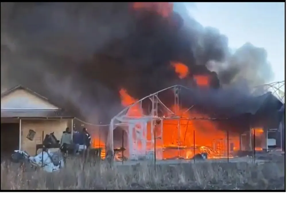 Două sere dintr-o comună din Olt, cuprinse de un incendiu (VIDEO)
