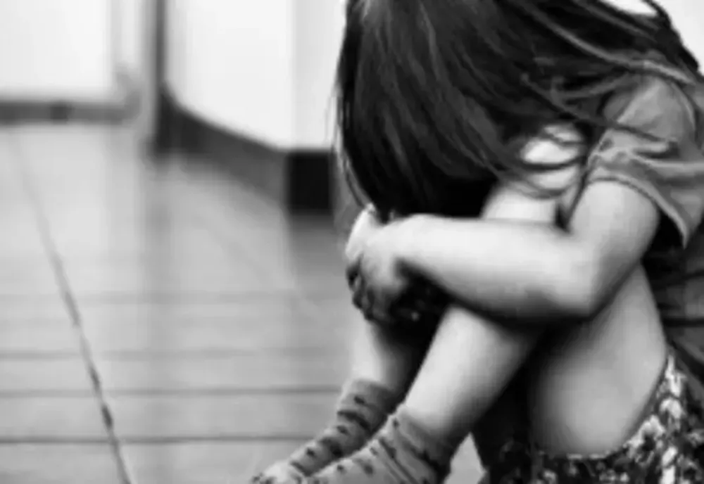 Olt: Un bărbat din Găneasa, reţinut după ce şi-a abuzat fiica în vârstă de şapte ani