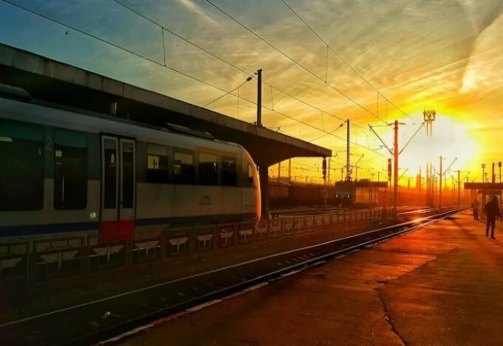 Eliminarea reducerilor la călătoriile cu trenul pentru studenți, acuzații grave: "Se încalcă legea!"