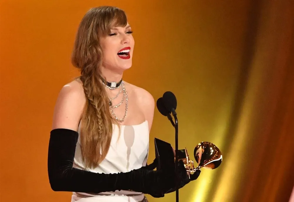 TAYLOR SWIFT A ANUNŢAT CĂ VA VOTA PENTRU KAMALA HARRIS