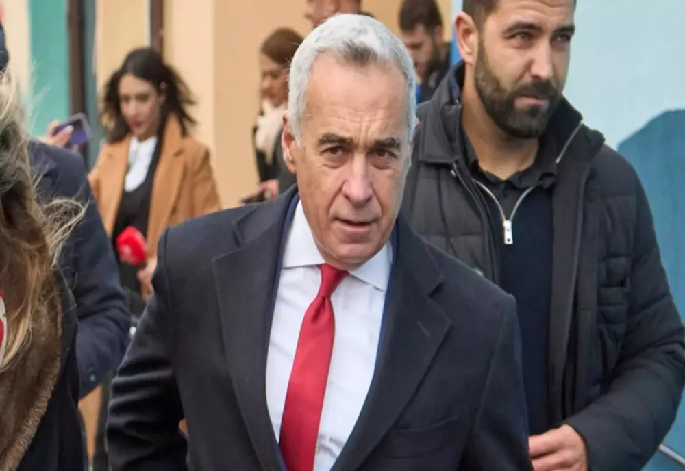 CĂLIN GEORGESCU SE PREZINTĂ, ASTĂZI, LA POLIȚIE