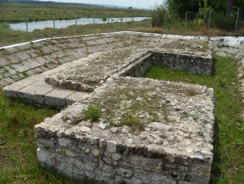 Vestigiie podului de la Sucidava-Celei