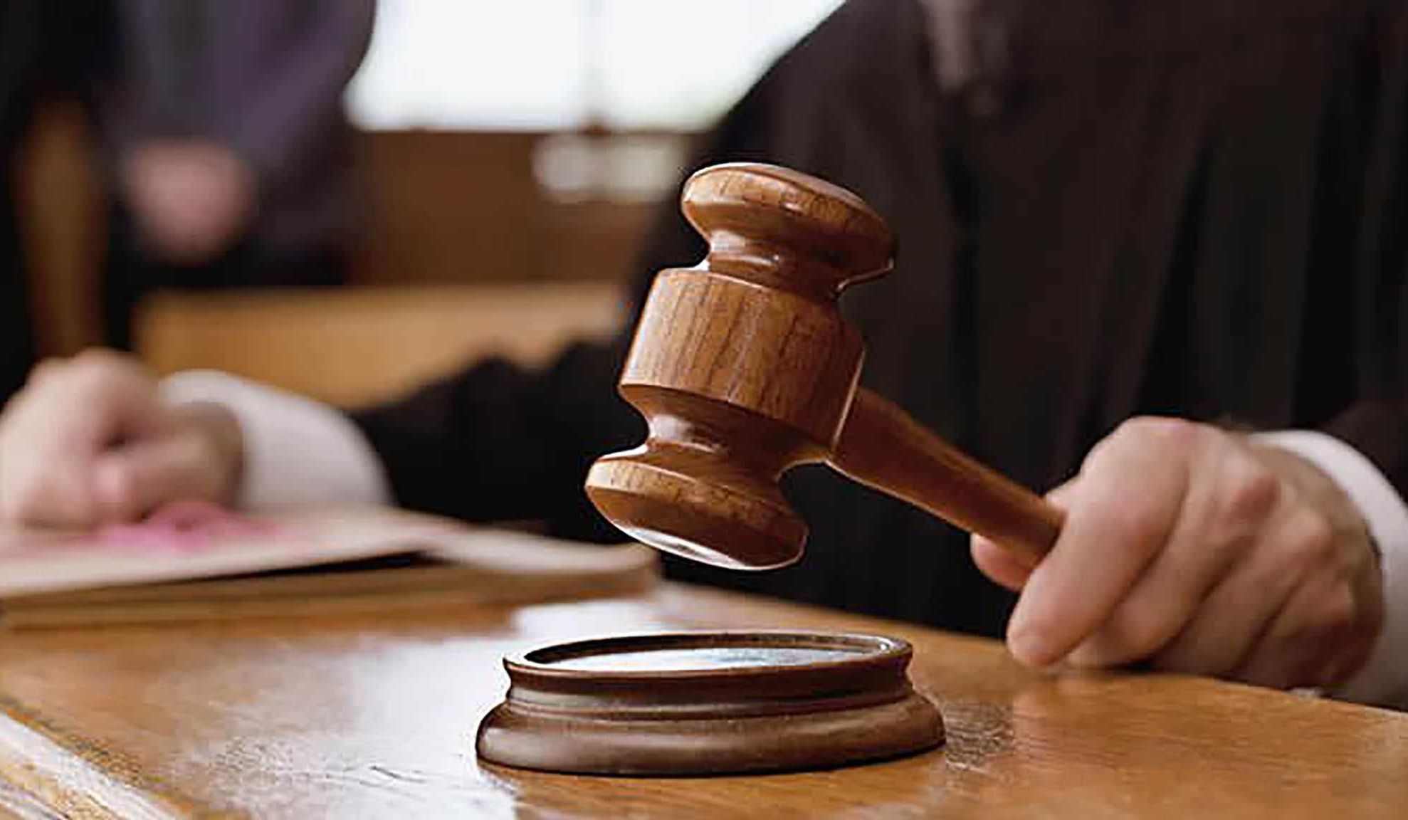 ciocan_judecator_18319600