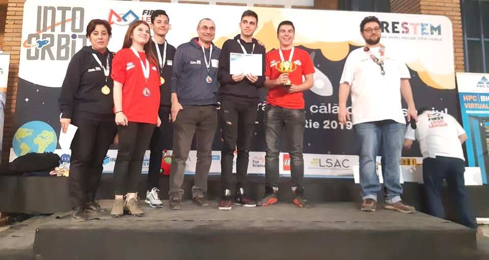 54525930_1372389772904310_8089283173566906368_n