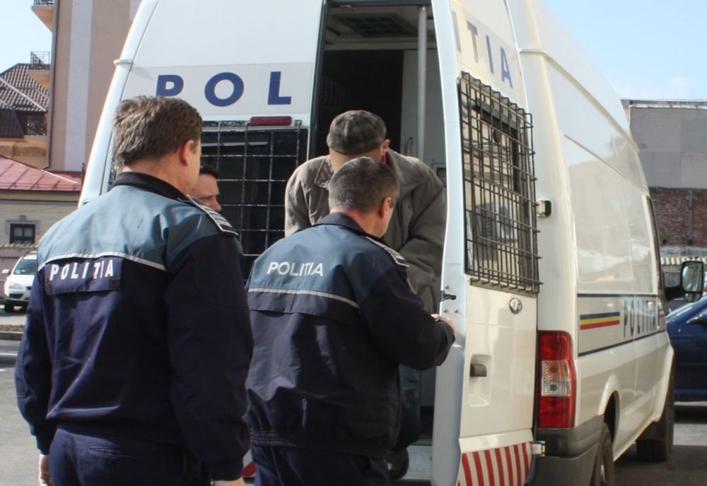 Au fost prinşi agresorii poliţiştilor din Vâlcea. Erau la Slatina, în judeţul vecin