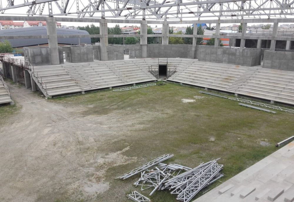 Primăria Slatina, demersuri pentru continuarea lucrărilor la sala polivalentă