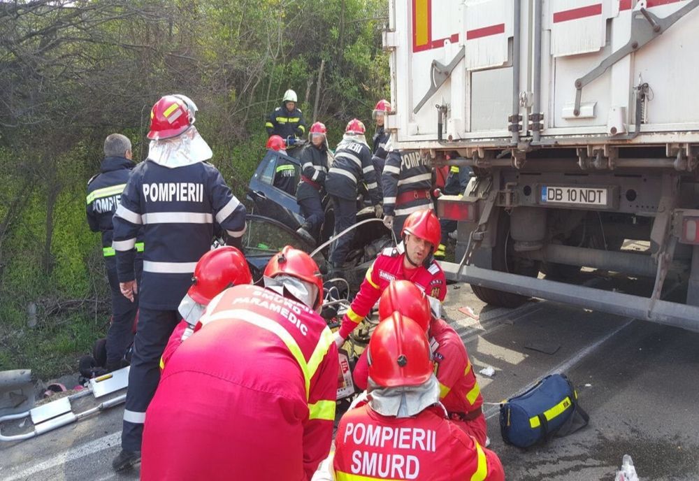 Olt: Cinci ani de închisoare pentru şoferul de TIR care a provocat un accident în care au murit cinci persoane, printre care doi copii