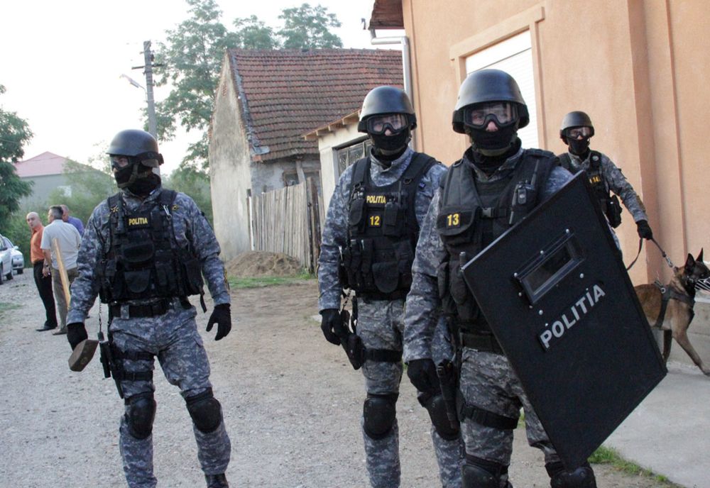 Şapte percheziţii în trei localităţi din Olt, într-un dosar de furt calificat