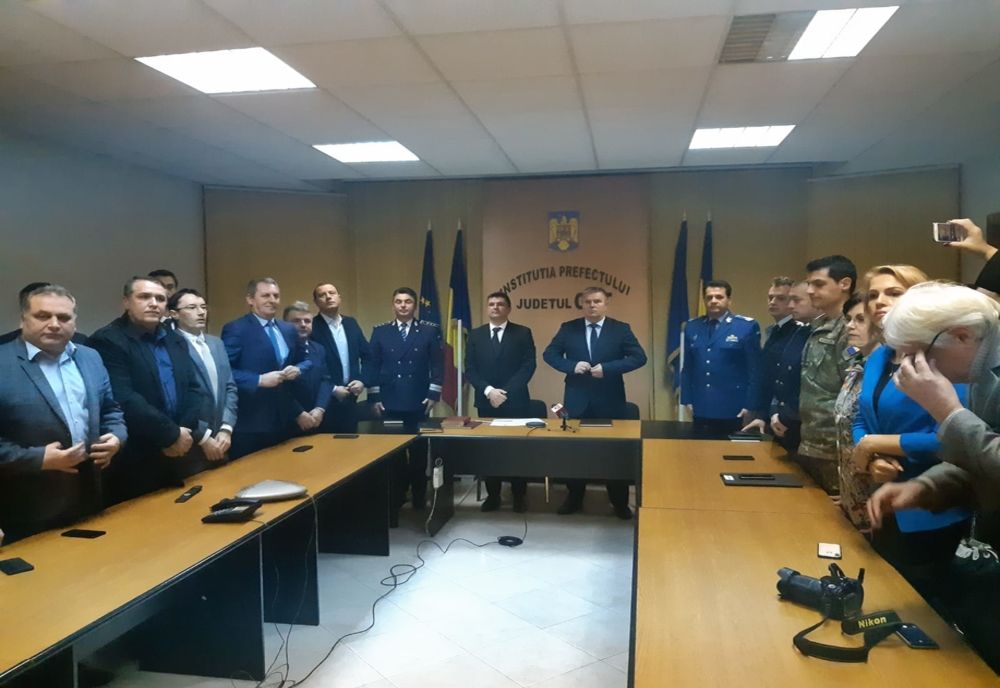 DERAPAJ la depunerea jurământului. Noul prefect de Olt s-a grăbit să-i mulţumească şefului de partid