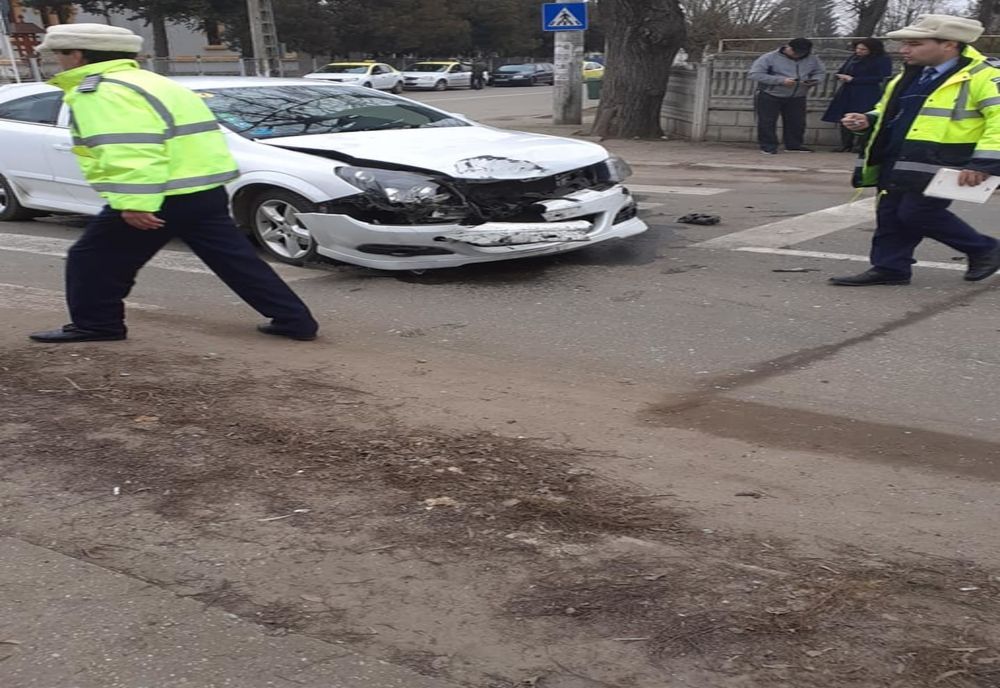 Trei persoane rănite într-un accident rutier, la Caracal - FOTO