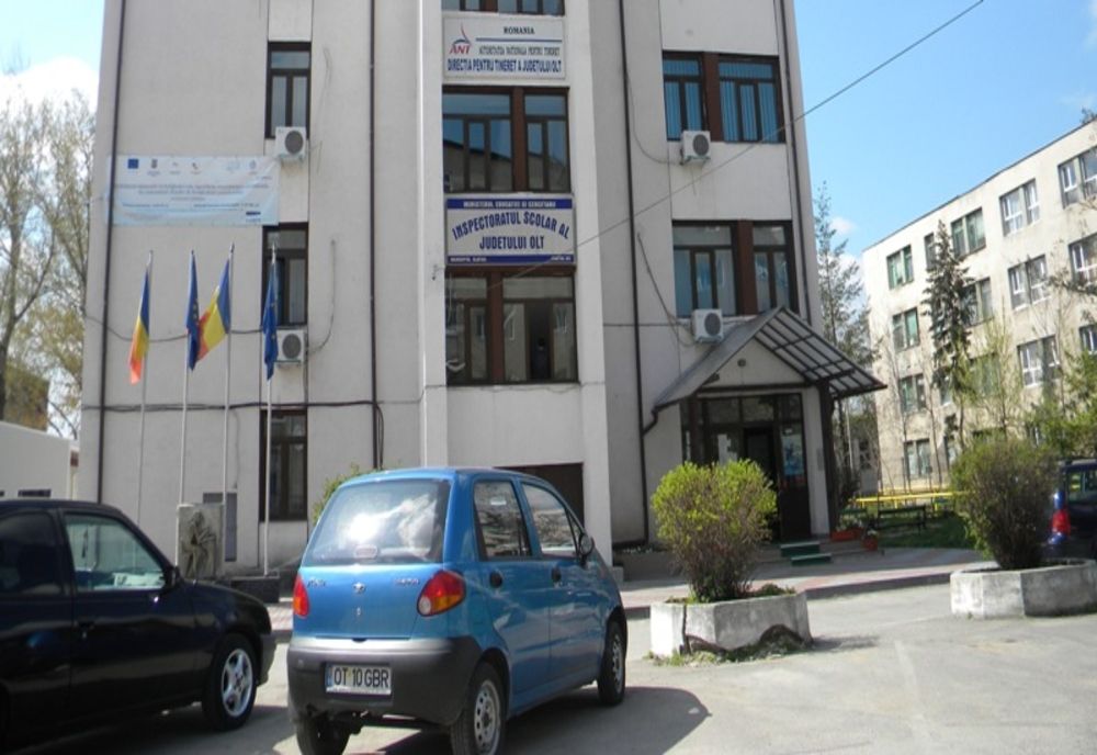 Şase inspectori şcolari schimbaţi la ISJ Olt