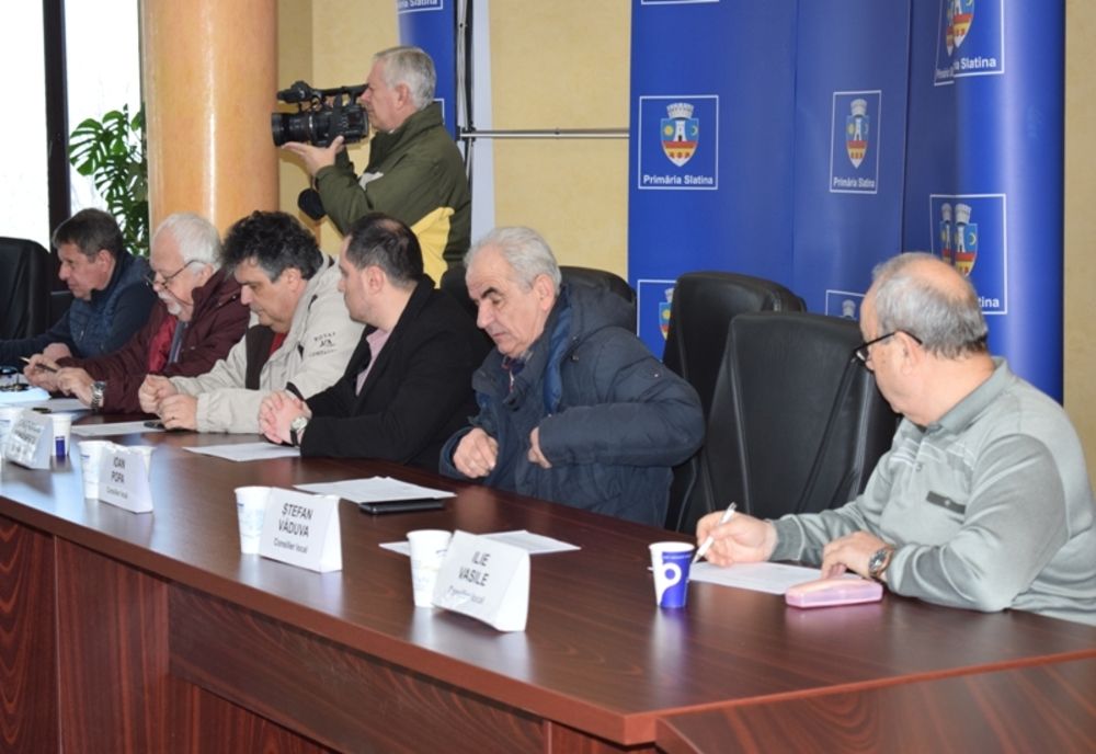 Consilierii liberali din Slatina au votat împotriva unui proiect privind construcţia unui mall în oraş