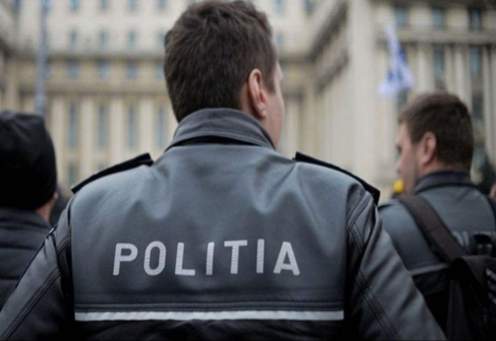 Reţinut de poliţişti pentru că a furat din locuinţa unei bătrâne
