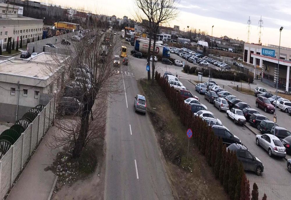 Stradă din zona industrială a Slatinei, supralărgită la patru benzi