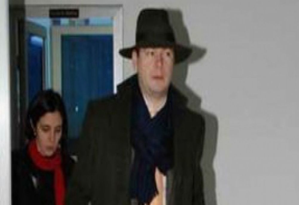 Acţionar Electrocarbon Slatina, reţinut de poliţişti. Ar fi înjunghiat o femeie