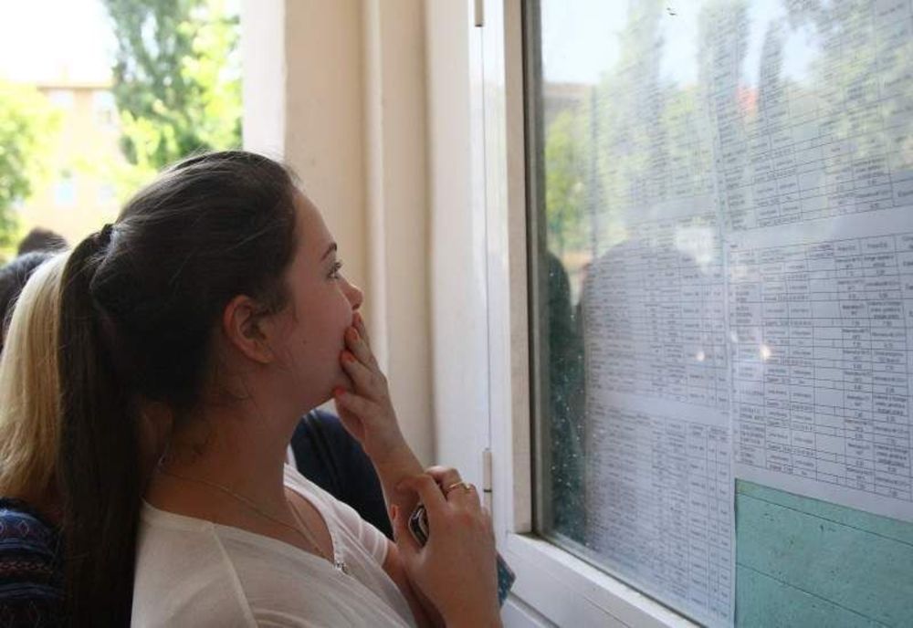 Olt: Şapte elevi de zece, la examenul de Bacalaureat