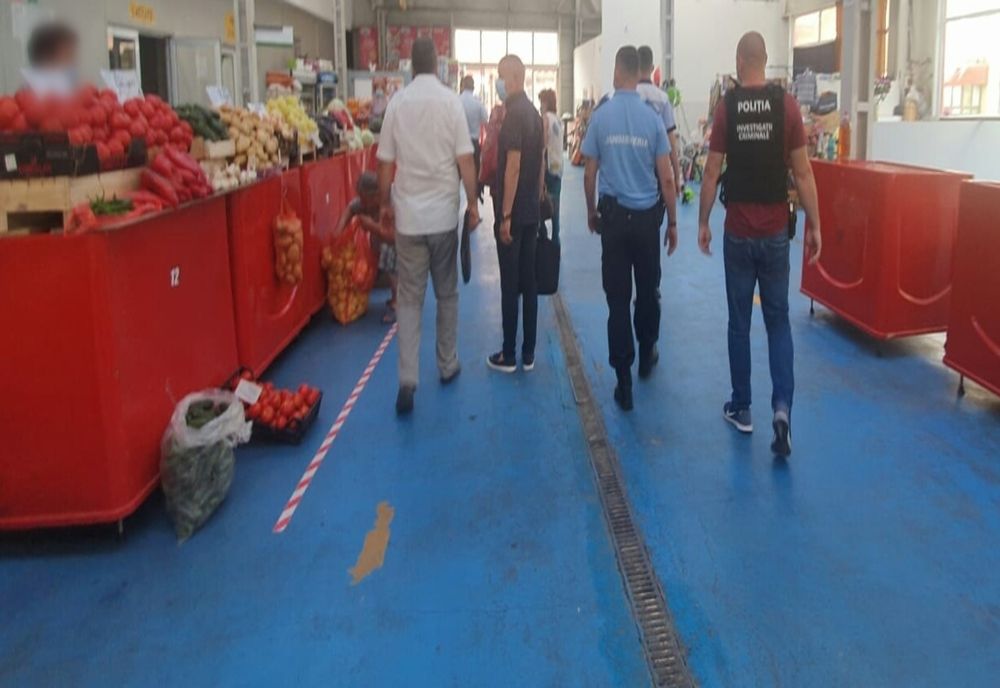 Amplă acţiune împotriva răspândirii COVID-19. Poliţiştii au aplicat amenzi