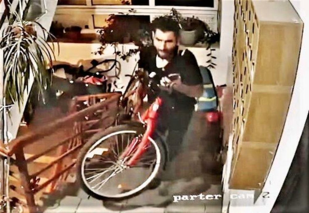 Reţinut după ce a furat bunuri din subsolul unor blocuri din Slatina