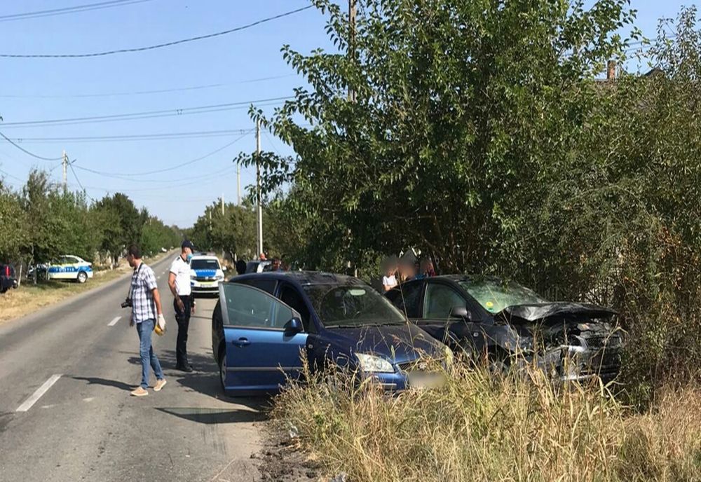 Accident în Olt. Două maşini au intrat în coliziune