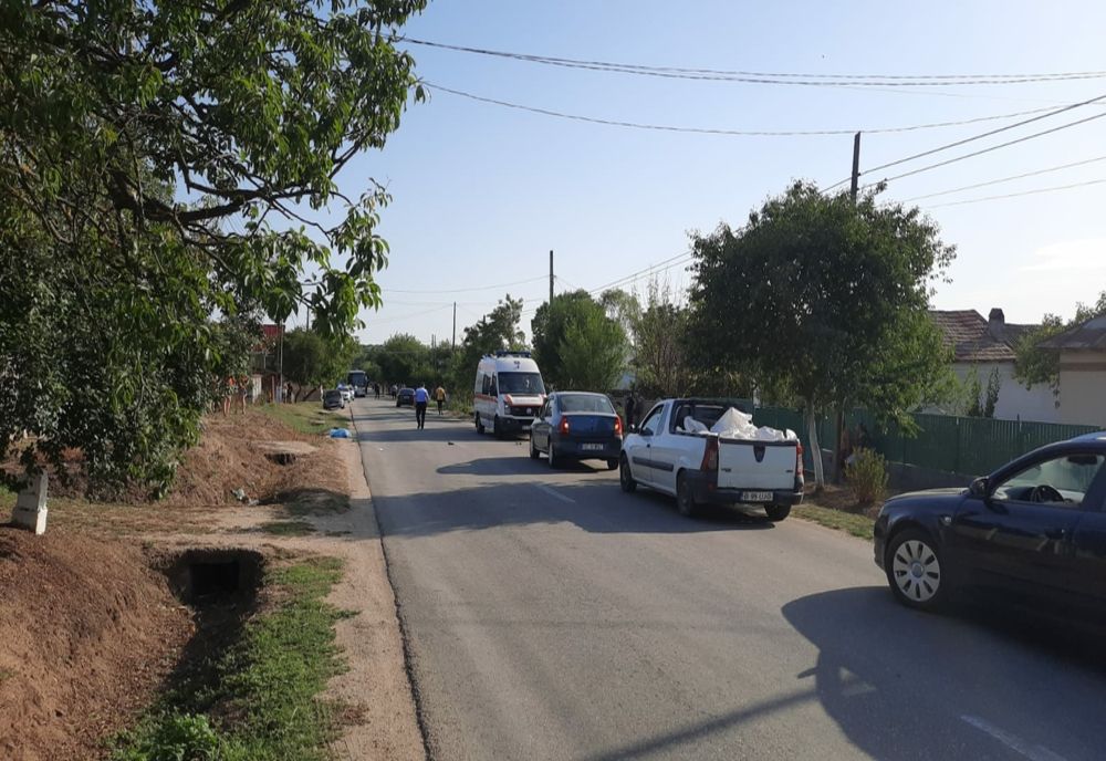 VIDEO. Accident mortal într-o comună din Olt. O femeie a fost spulberată de un autoturism