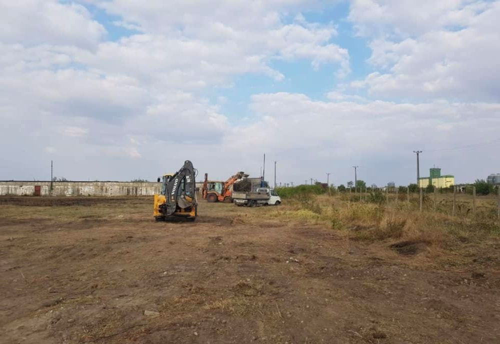 Locuri de muncă. Au început lucrările pentru redeschiderea fostei ferme de pui de la Potcoava