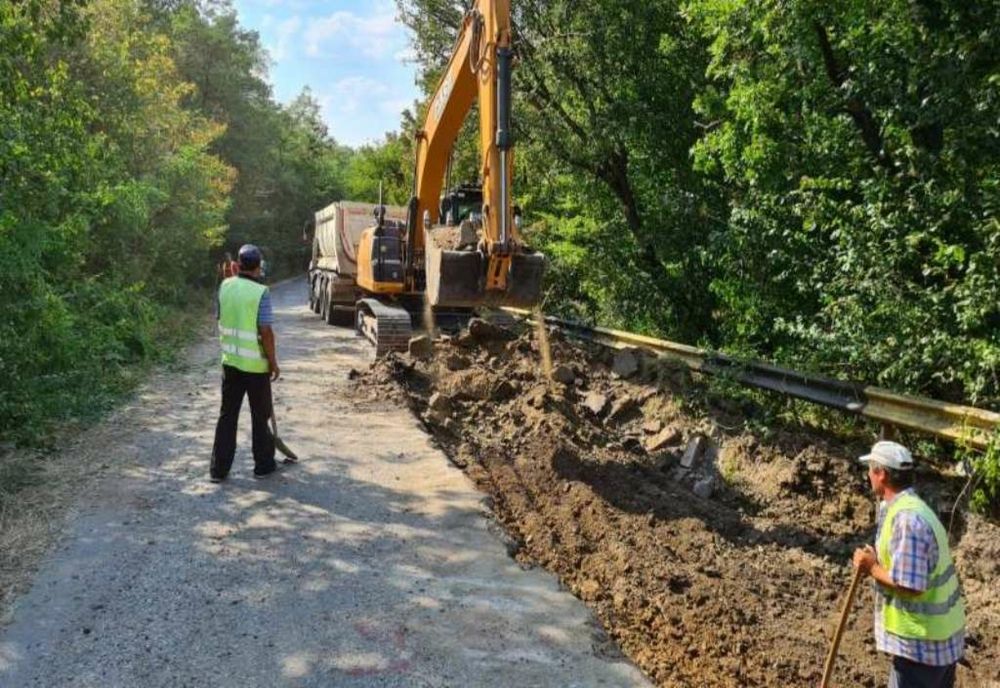 Drum care trece prin zece comune din Olt, reabilitat cu fonduri europene. Au început lucrările