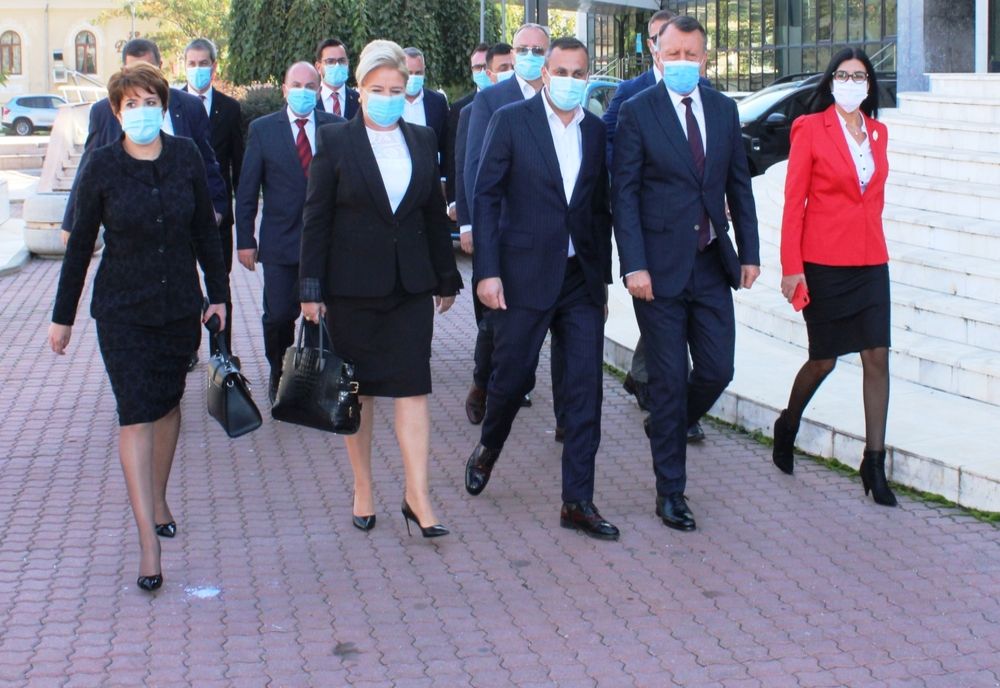 Olt: PSD şi-a depus candidaturile pentru parlamentare. Secretarul general al partidului, prezent la BEJ