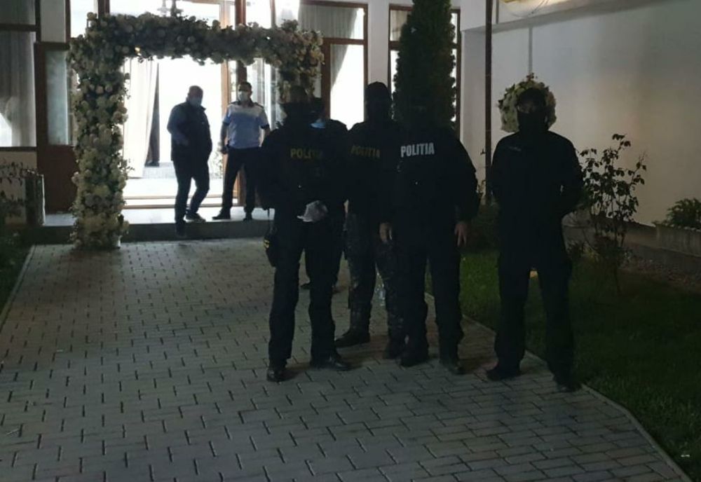Slatina: Nunta unor romi la care participau peste 200 de persoane, oprită de poliţişti