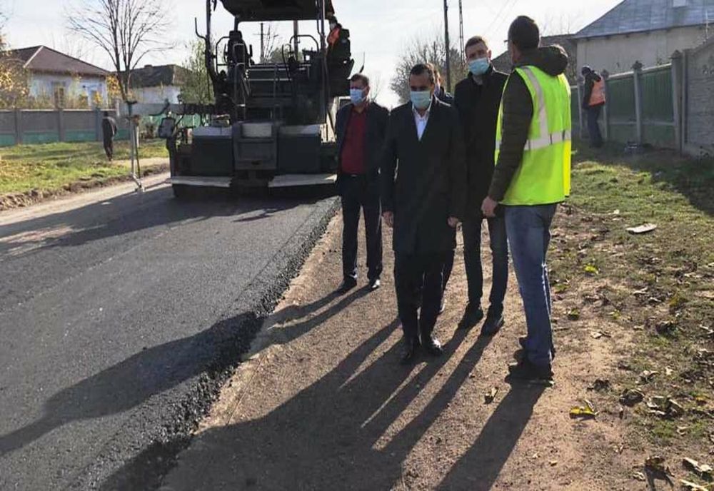 Investiţii cu fonduri europene în infrastructura din Olt. Cel mai lung drum judeţean, asfaltat