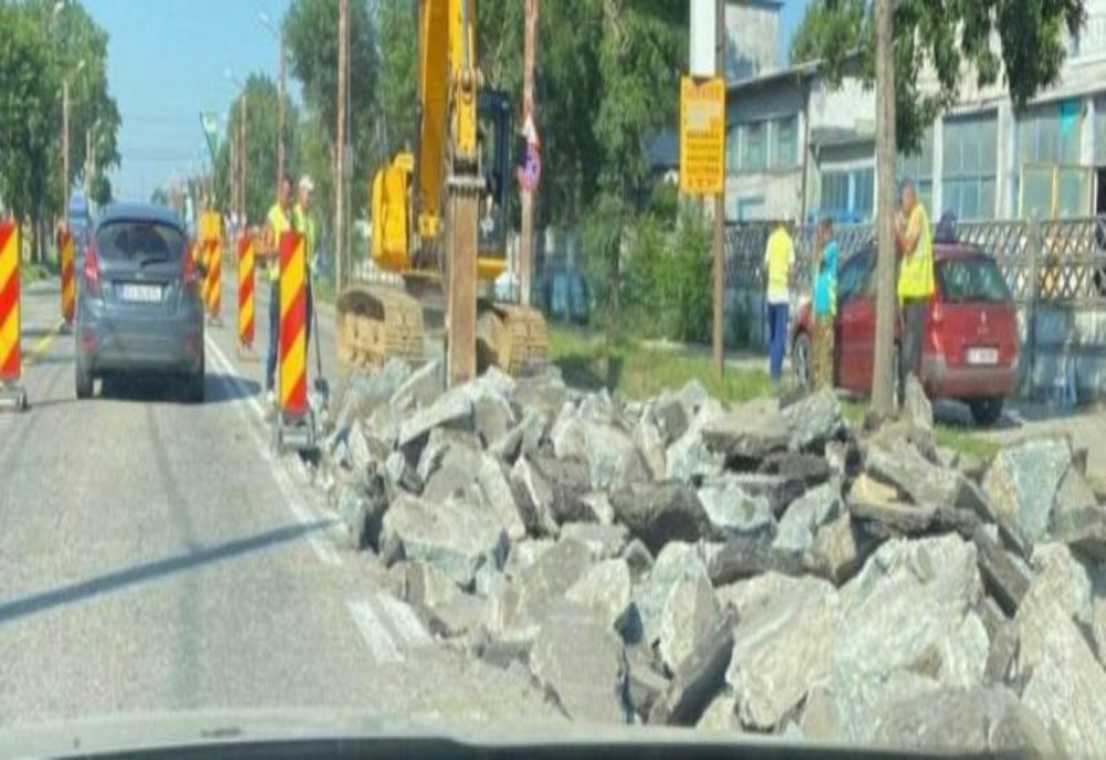 Se continuă asfaltarea străzilor din Slatina, până la finalul anului, în funcţie de condiţiile meteo