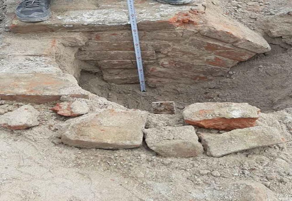 FOTO. Istoria locală scoasă la suprafaţă: Zidurile fostului Cazino din Slatina