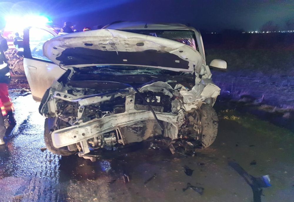VIDEO. Trei persoane rănite într-un accident rutier, în judeţul Olt