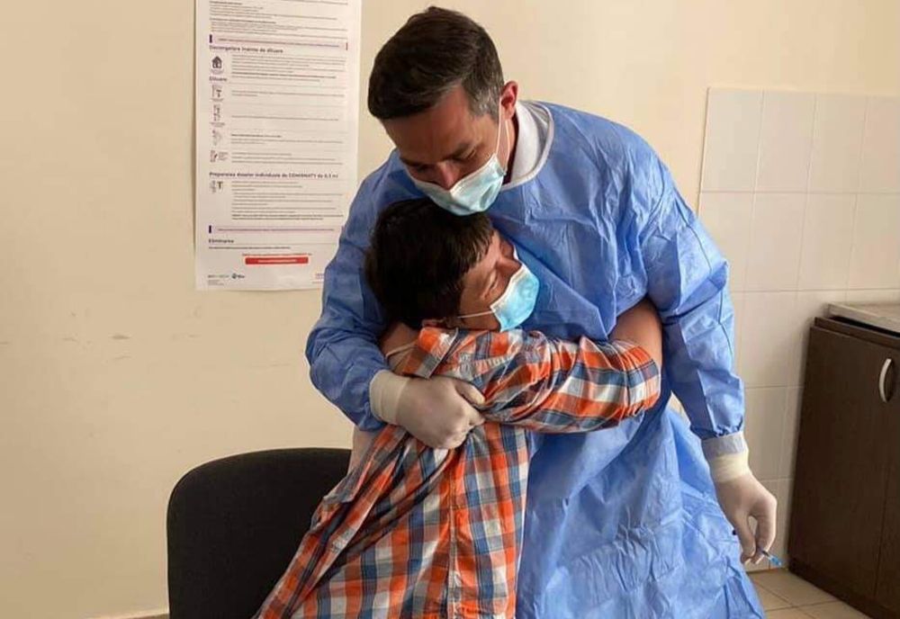Col. dr. Valeriu Gheorghiță a vaccinat astăzi în comuna Izvoru din judetul Argeș, locul natal