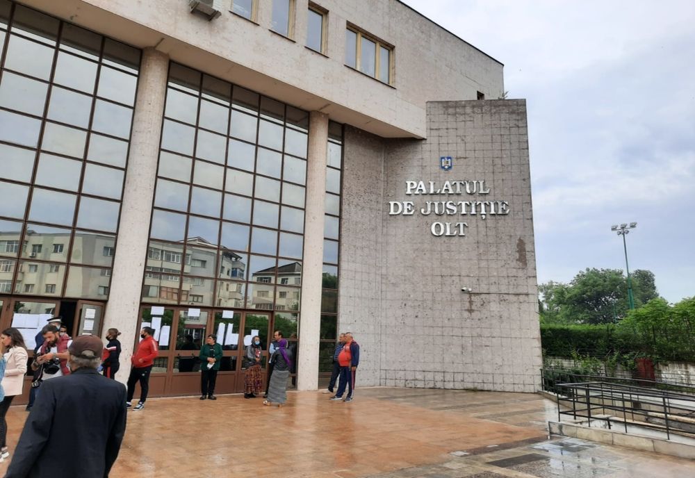 Procesul parlamentarilor din Olt care îşi cer pensiile speciale înapoi merge înainte