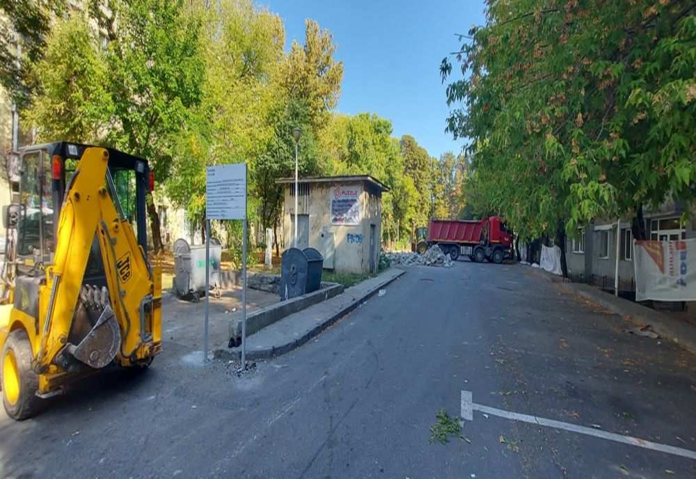 Au început lucrările la parcarea modulară de pe strada Păcii din Slatina